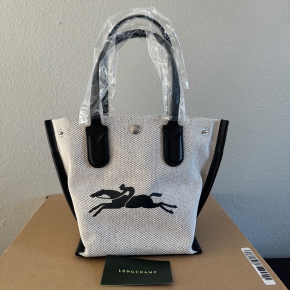 Longchamp Essential XS canvas tote Bag in ecru - Picture 3 of 5